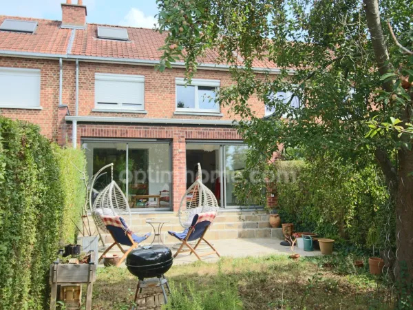 Hem Centre -Maison rénovée avec extension, jardin sud-ouest et possibilité de garage