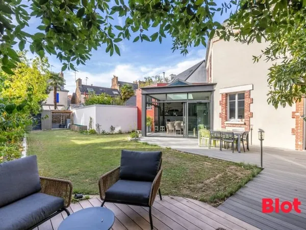 MAISON DE CARACTÈRE 230M² - 5/6 CH - JARDIN - DOUBLE GARAGE - QUARTIER SACRE-COEUR - EXPO SUD/OUEST