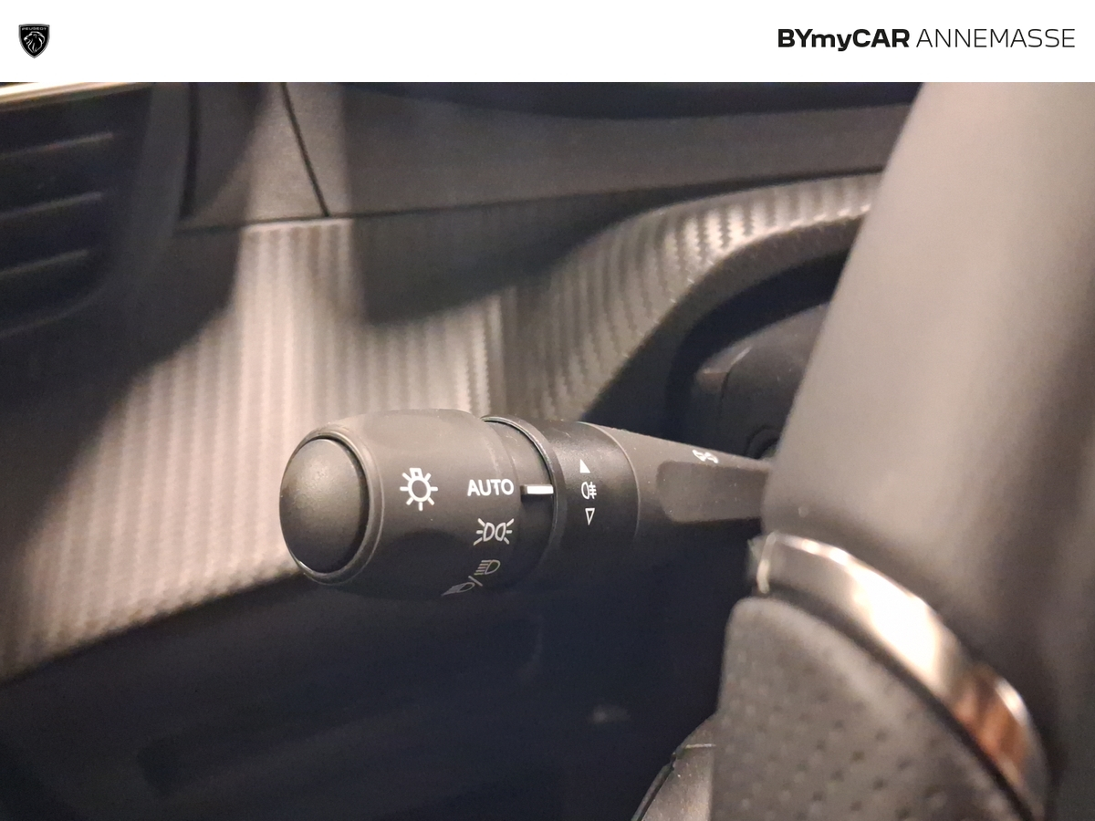 Peugeot 2008 Hybrid 145 e-DCS6 — photo 30