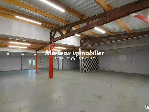 Local d'activité 403 m²