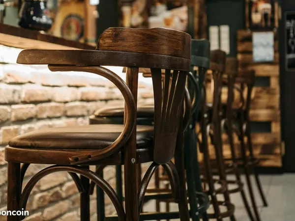 Bar, restaurant 74 m² PARIS