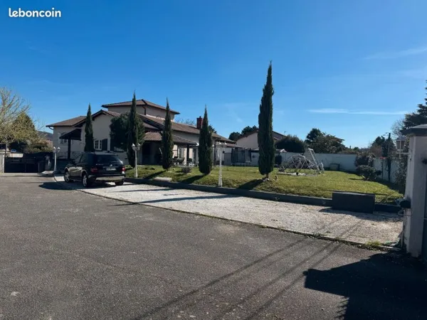 Maison 5 pièces 215 m²