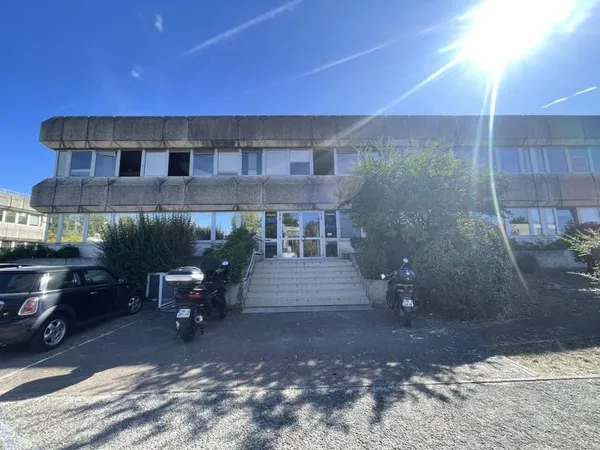 Bureaux 84 m²