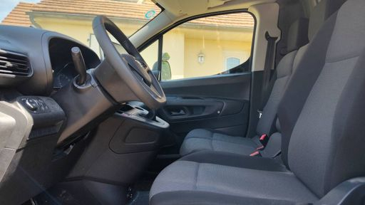 Opel Combo Cargo M 1.5 D 130 - Elegance – 2021 – 65417 km – Diesel – Boîte Manuelle — photo 19