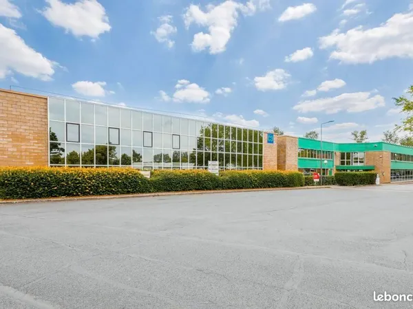 LOCAL D'ACTIVITE 981 m² SAINT-THIBAULT-DES-VIGNES
