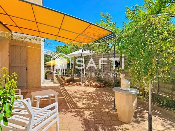 Villa de 104 m² de plain-pied, quatre faces avec trois chambres garage et dépendance