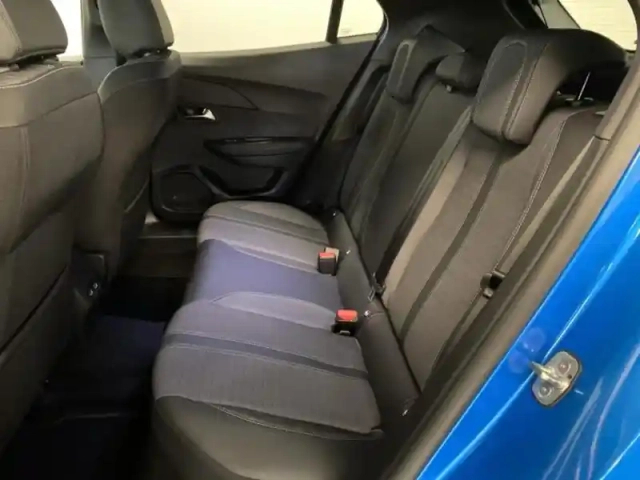 Peugeot 2008 1.2 puretech 130ch s&amp;s allure eat8 — photo 12