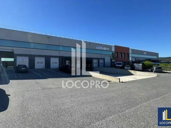 Local d'activité 850 m²