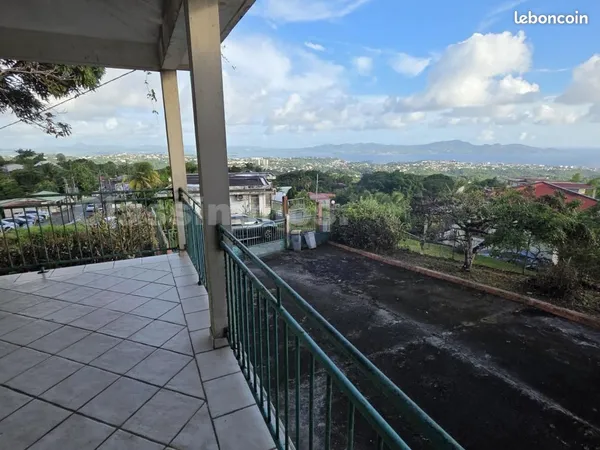 Villa 8 pièces 156 m²
