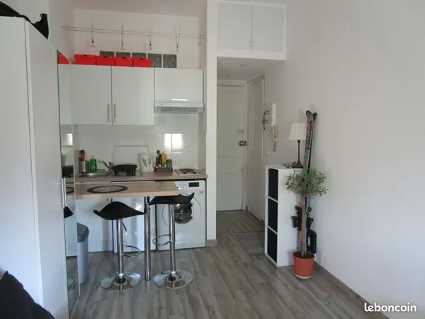 STUDIO Meublé