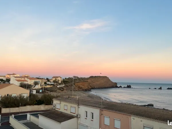 Vue mer exceptionnelle mer & falaise