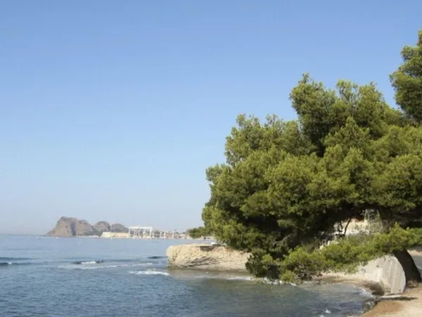 LA CIOTAT - STUDIO AVEC TERRASSE ET APERÇU MER