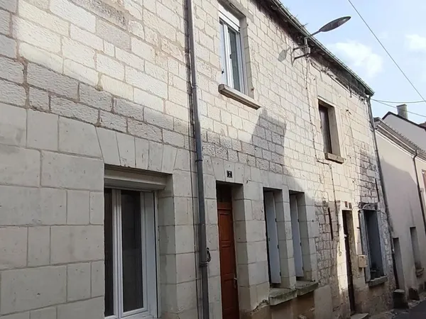Maison de bourg avec dépendance à rénover