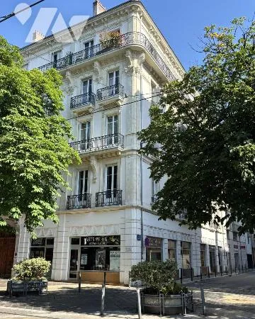 Appartement 6 pièces 202 m²