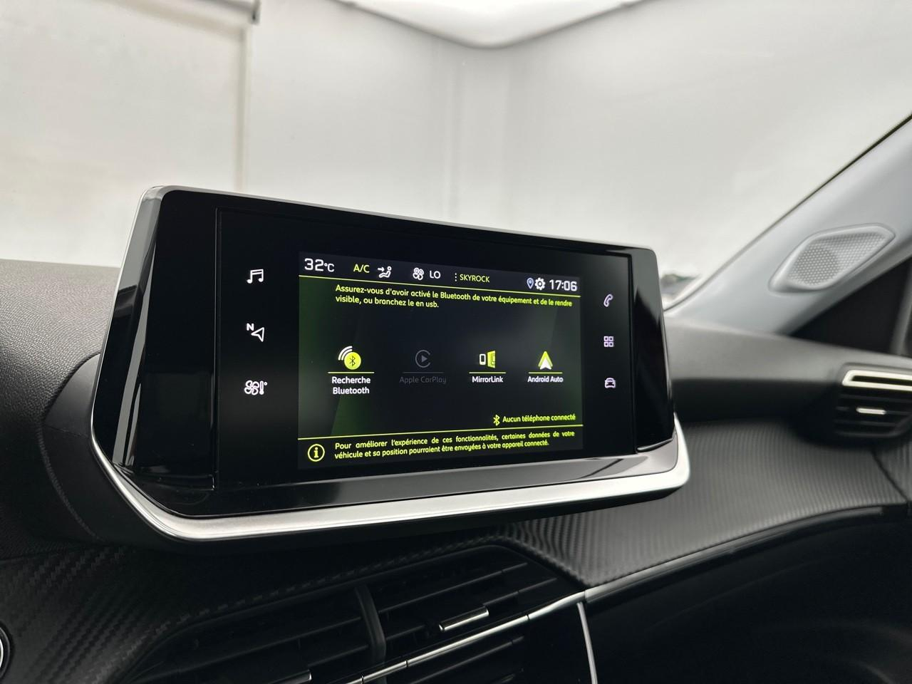 Peugeot 2008 puretech 130 s&s bvm6 allure pack — photo 23