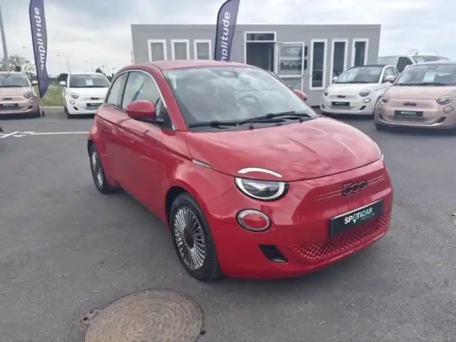 Fiat 500 e 95ch (red) my23 — photo 3