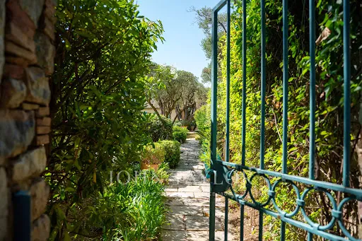 Villa 9 pièces 385 m²