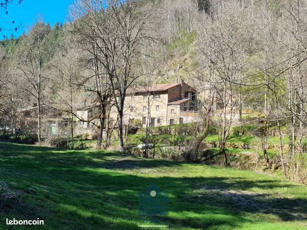 Propriété 8 pièces 250 m²