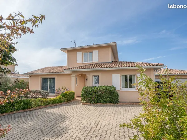 Maison 7 pièces 166 m²