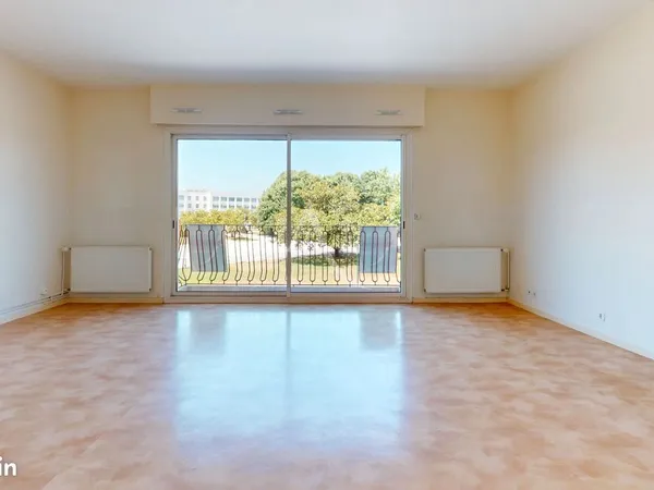Appartement 2 pièces 64 m²
