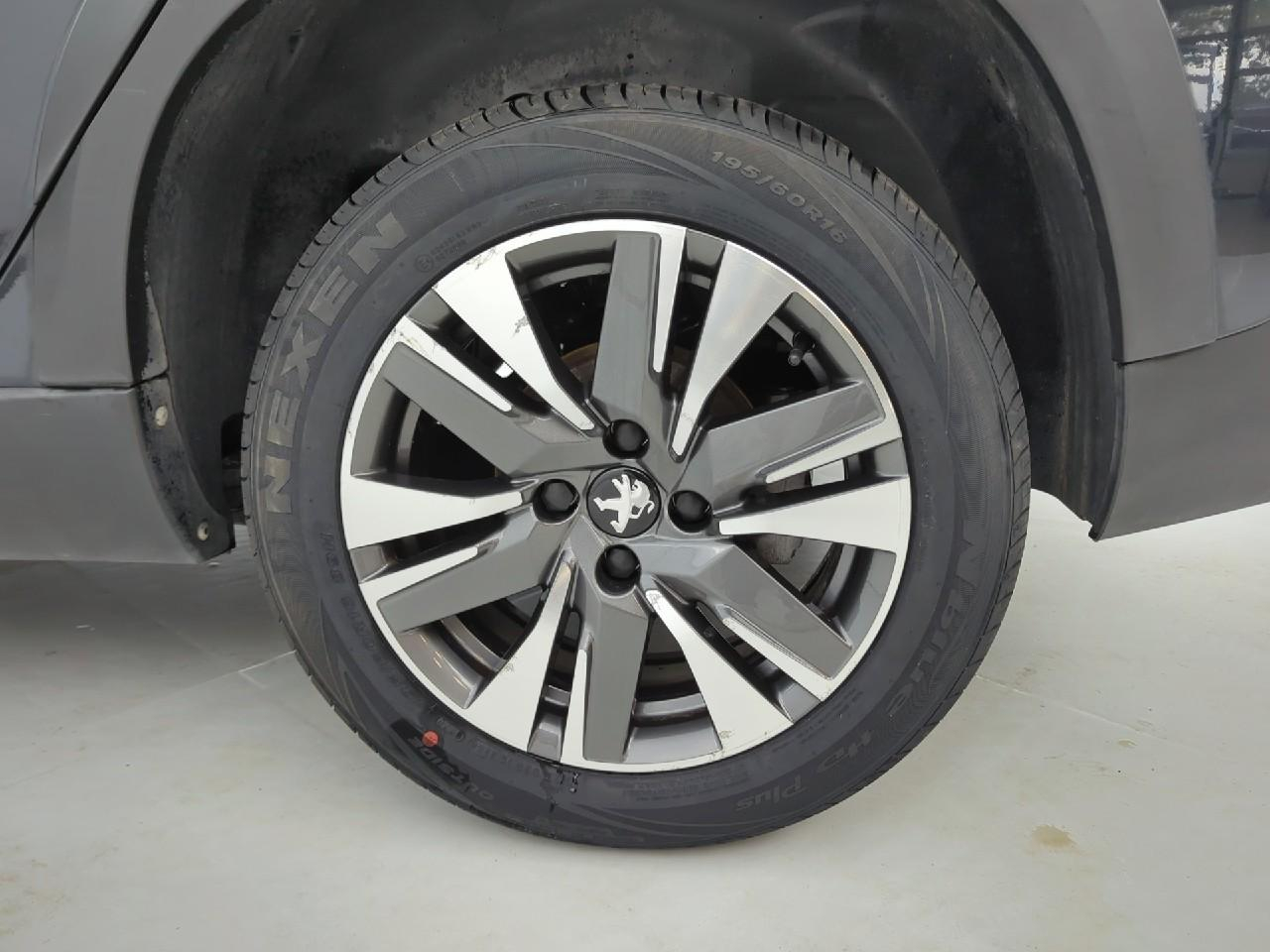 Peugeot 2008 bluehdi 100ch bvm6 allure — photo 11