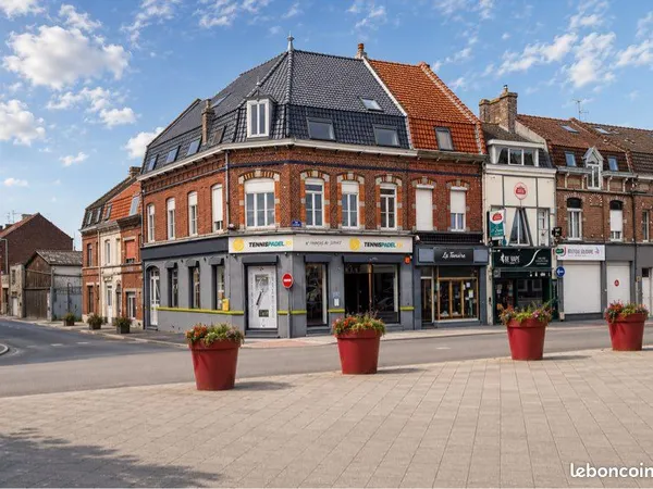 Local commercial 100 m² + 72 m² de cave