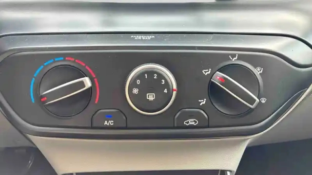 Hyundai I20 1.0 t-gdi 100 dct-7 hybrid 48v — photo 15