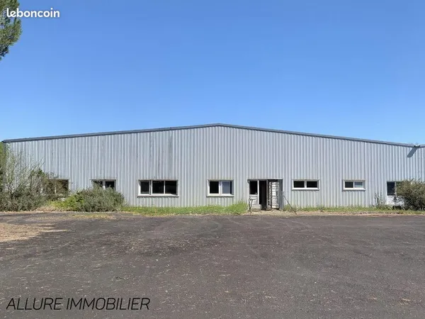 Local 3587 m² Allassac