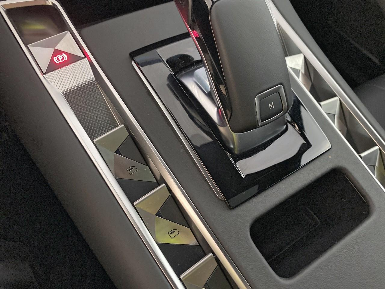 Ds Ds 7 crossback bluehdi 130 eat8 etoile — photo 20