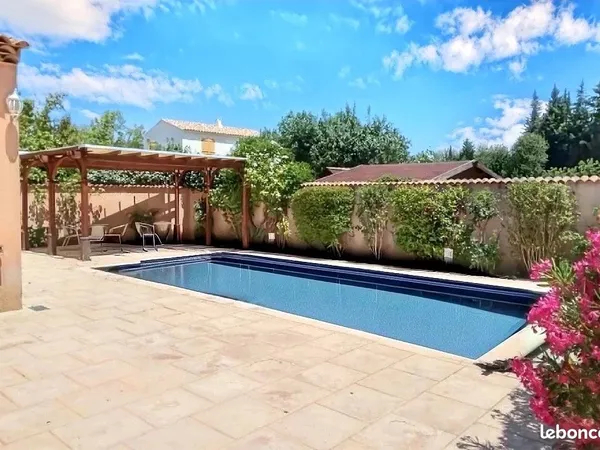 Villa 6 pièces 250 m²