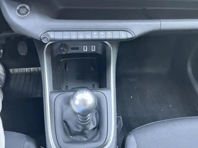 Jeep Avenger 1.2 turbo t3 100ch summit — photo 13