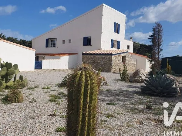 Maison 9 pièces 299 m²