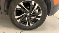 Peugeot 2008 1.2 PureTech 130ch S&S Allure — photo 37