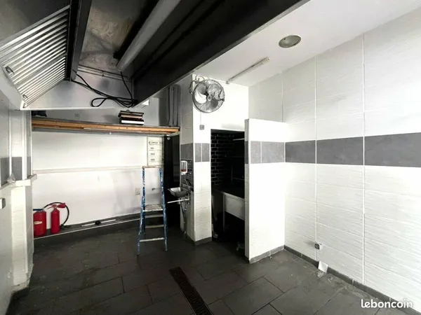 LOCAL COMMERCIAL 19 m² JUAN LES PINS