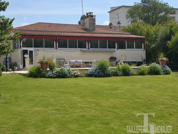 Maison de luxe 10 pièces 252 m²