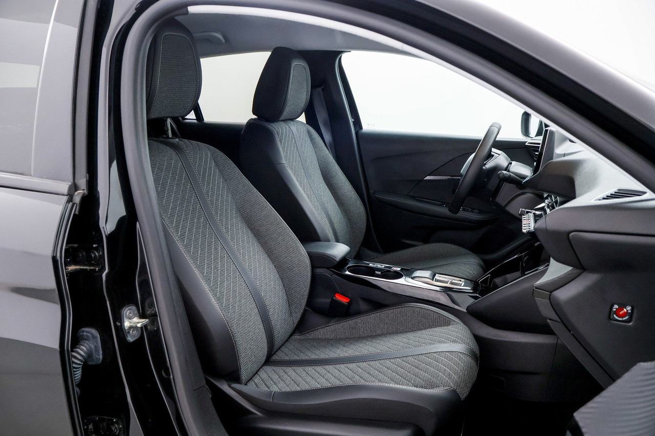 Peugeot 208 — photo 14