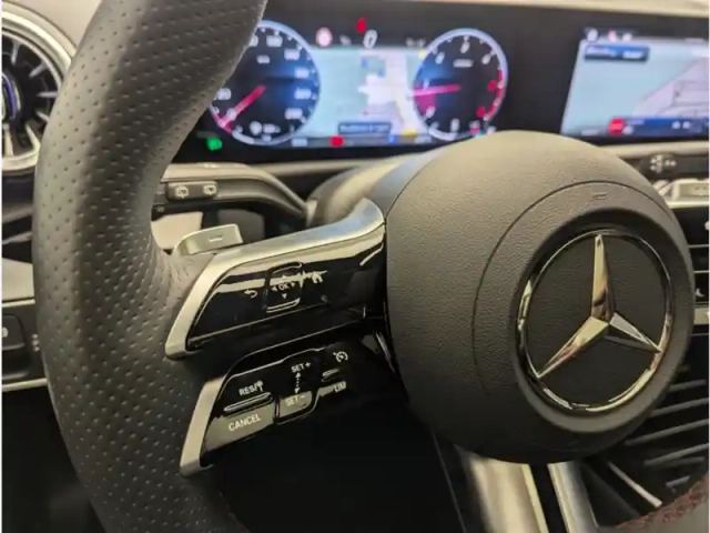 Mercedes Classe A 200 d amg line — photo 38