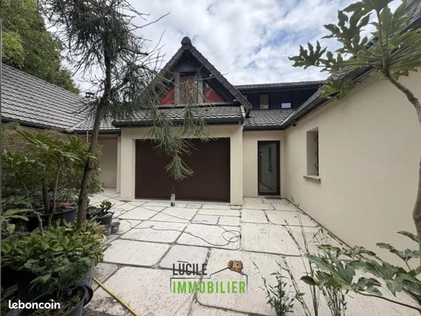 Maison 5 pièces 196 m²