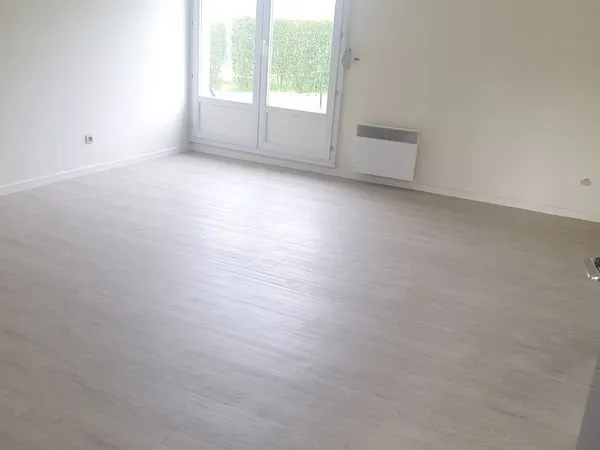 F2 avec 1 chambre, petit garage et jardinet