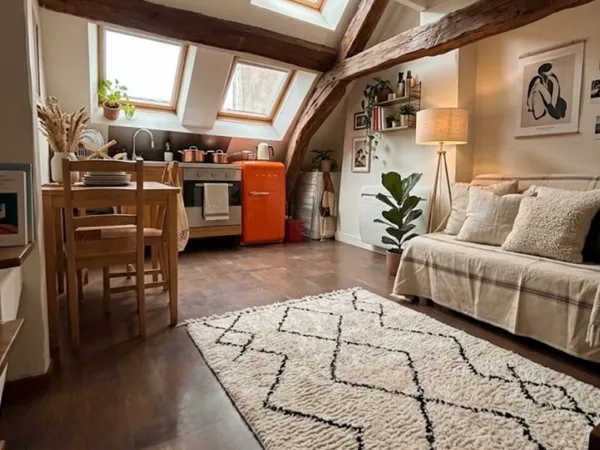 LOUE STUDIO MEUBLE/ Duplex St Germain-en-Laye centre (20m2 Loi Carrez)
