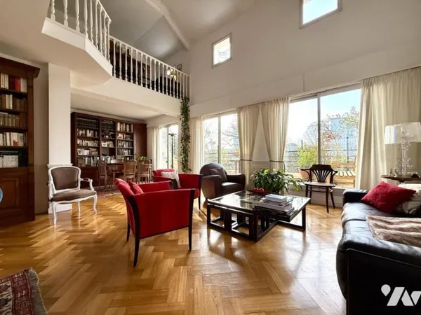 Appartement 5 pièces 147 m²