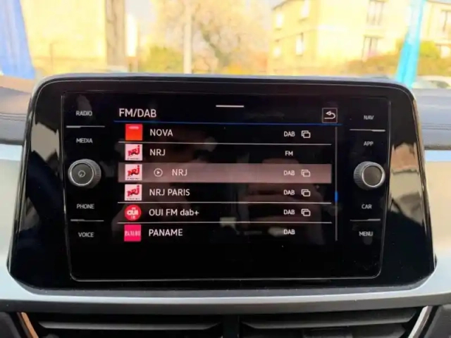 Volkswagen T-Roc 1.5 tsi evo 150ch life plus dsg7 — photo 15