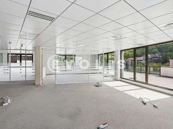 Bureaux 832 m²