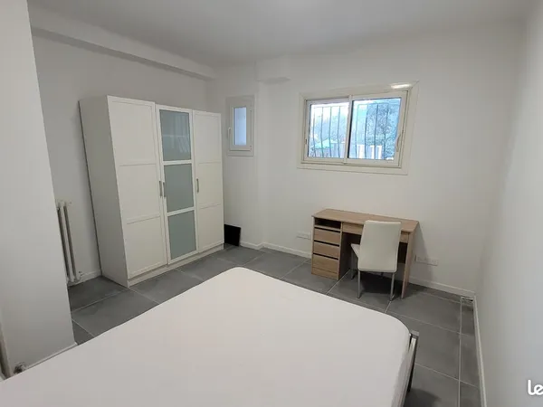 Grande Chambre au calme collines niçoise