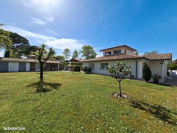 Maison 9 pièces 209 m²