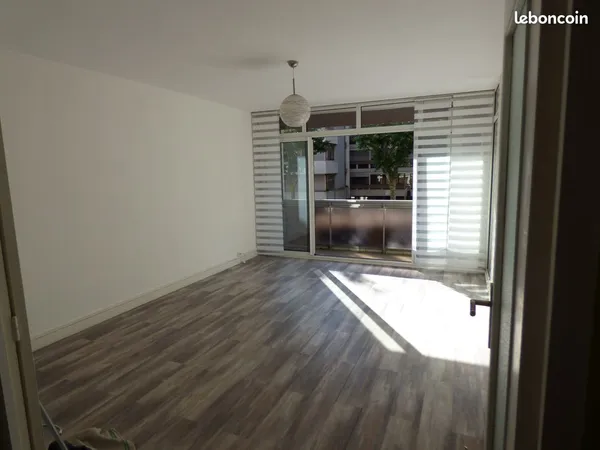 Vente appartement T3 traversant 74m2 -Chamalières-Balcons, parking et cave