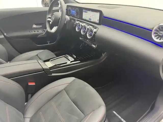 Mercedes Classe A 200 d amg line — photo 17