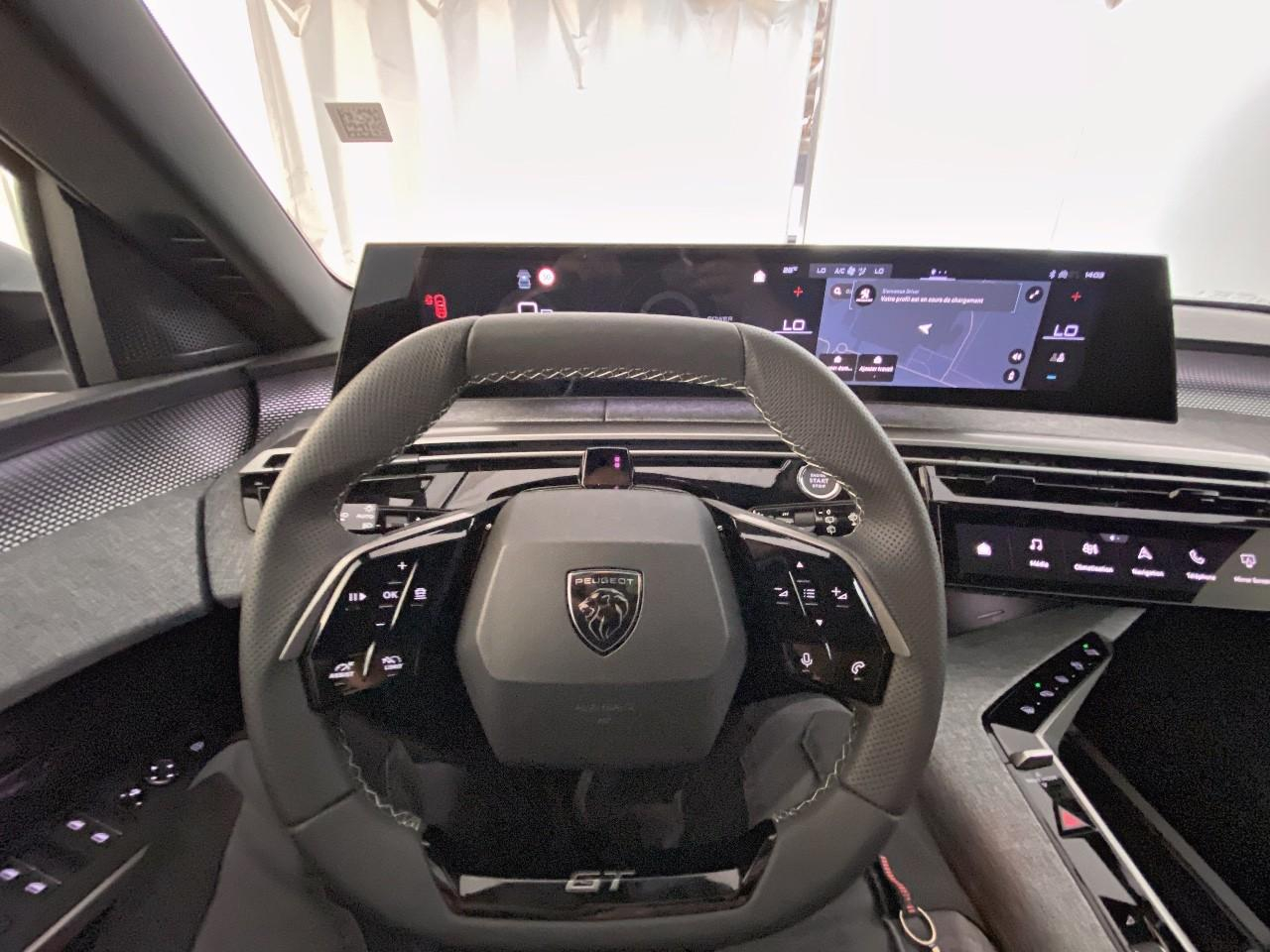Peugeot 5008 hybrid 145 ch e-dcs6 gt — photo 12