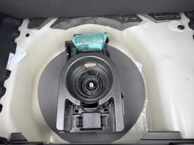 Peugeot 208 hybrid 110 ch e-dcs6 — photo 12