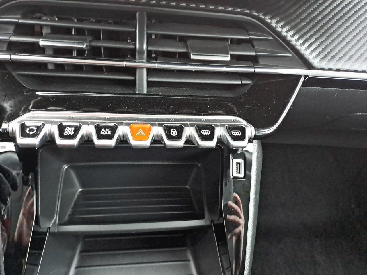 Peugeot 2008 puretech 100 s&s bvm6 style — photo 27